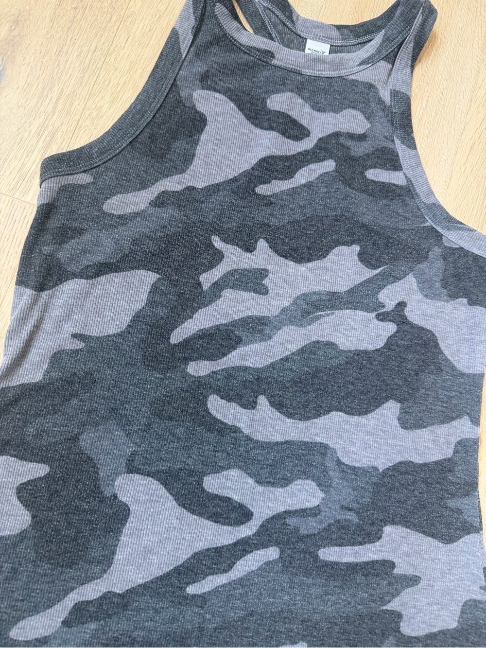 Y2K Camo Ribbed Racerback Tank Top | Old Navy Active | S - Picture 3 of 4